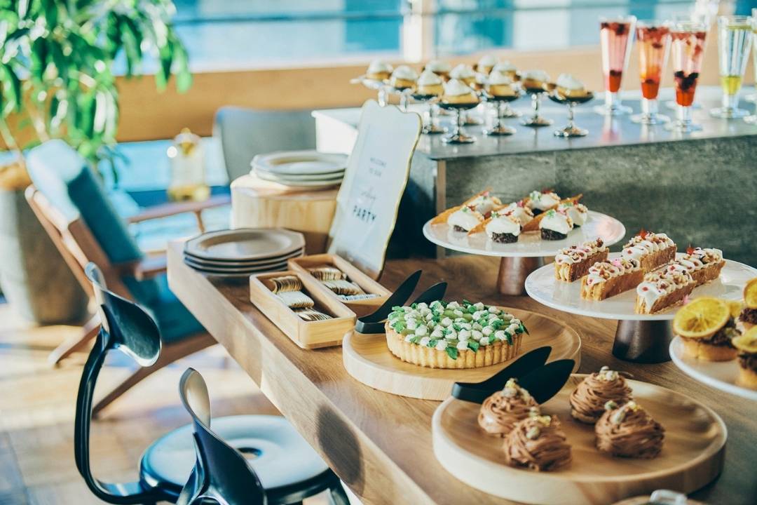 バーカウンター・デザート（人なし）