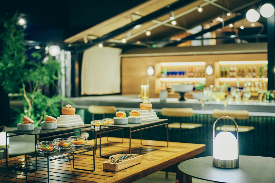 テラス（ナイト・人なし）